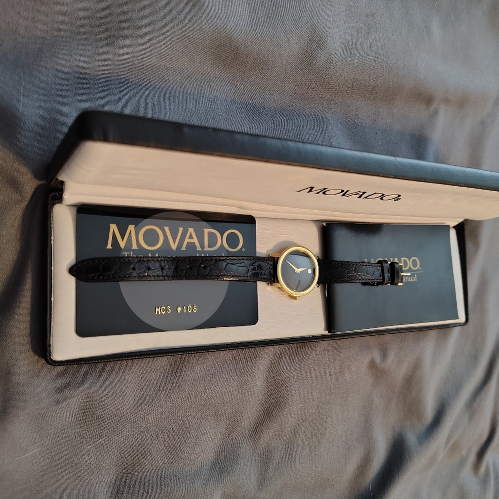 Vintage Movado Museum Classic Black and Gold Women's Watch - Picture 5 of 16
